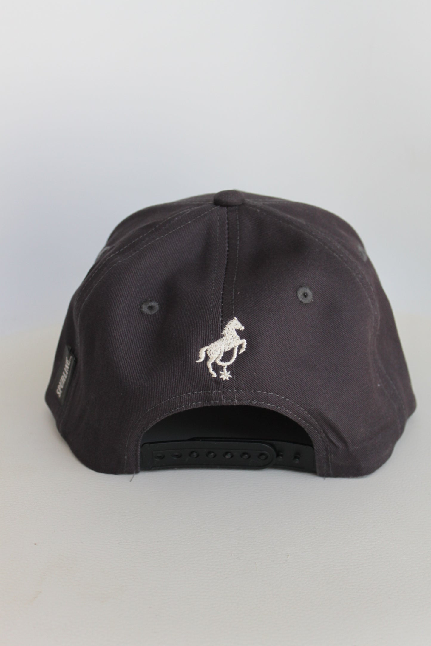 FRONTIER CAP
