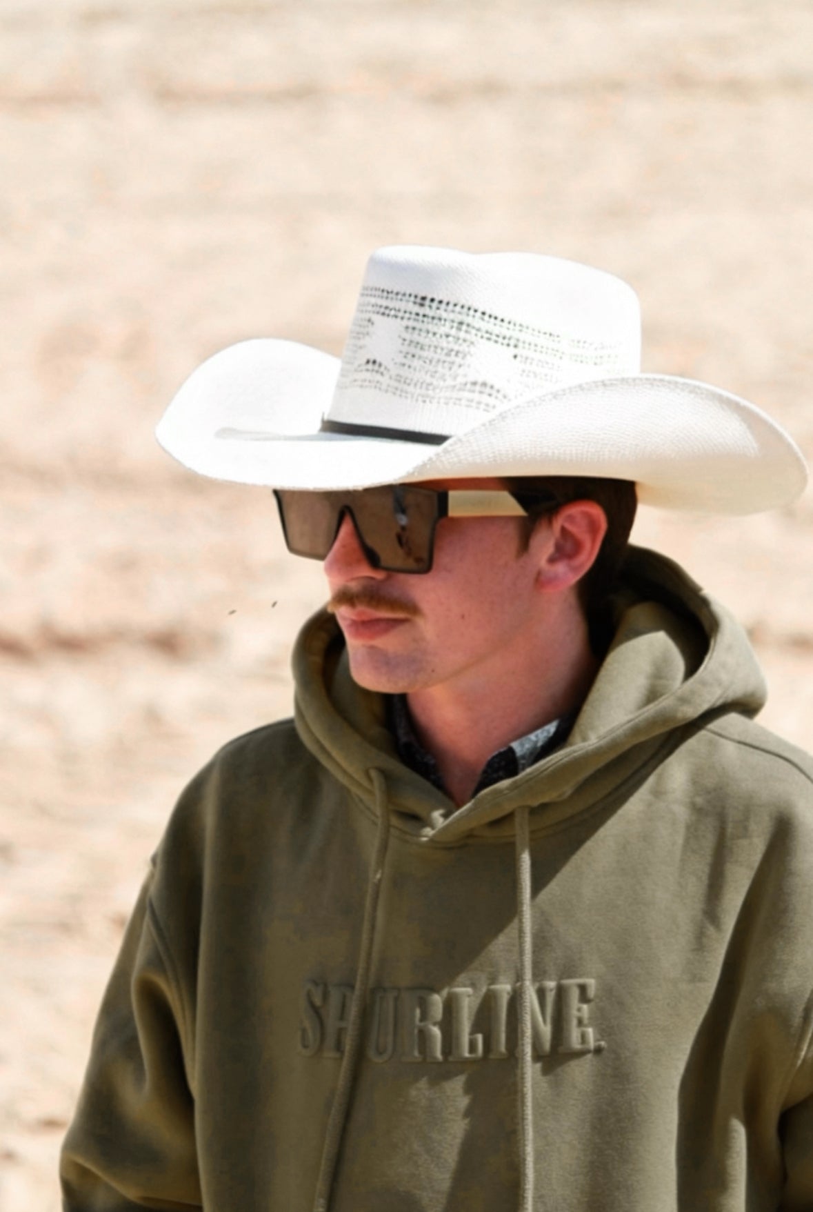 THE OUTLAW HOODIE